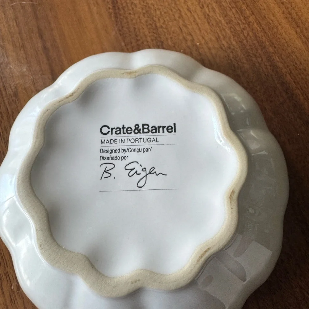 Crate&Barrel White Scalloped Ceramic Trinket Dish